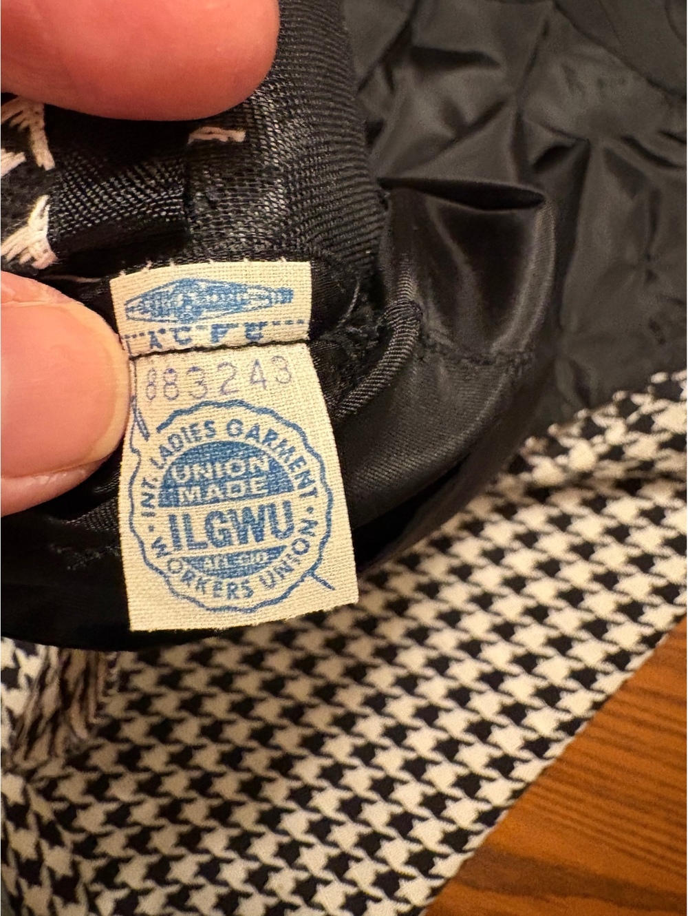 Vintage 1960s/70s Black & White Houndstooth Union-Made Mod Coat - Picture 8 of 10
